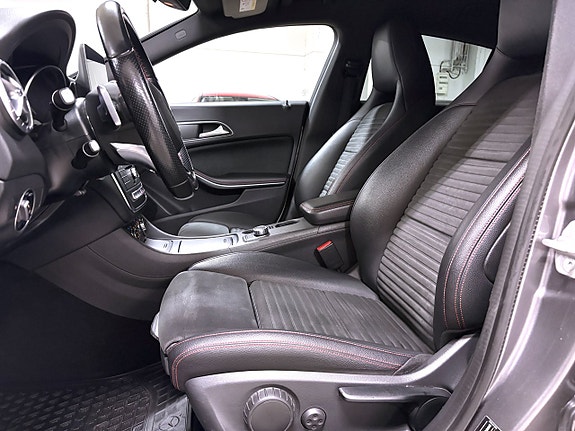 Mercedes-Benz CLA200 d 3 of 5