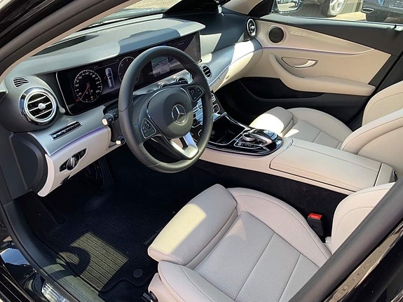 Mercedes-Benz E350 5 of 5