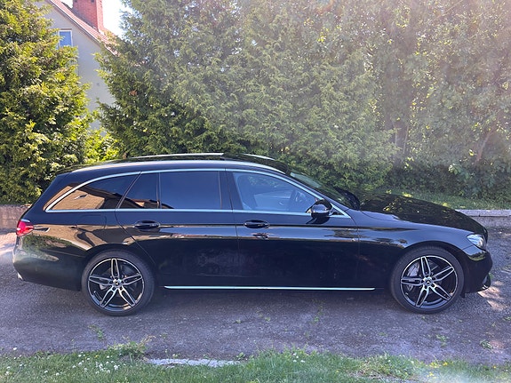 Mercedes-Benz E350 4 of 5