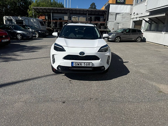 Toyota Yaris Cross 2 of 23
