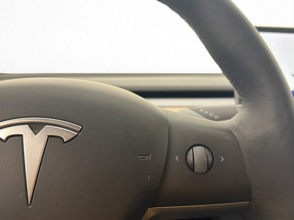 Tesla Model 3 24 of 30
