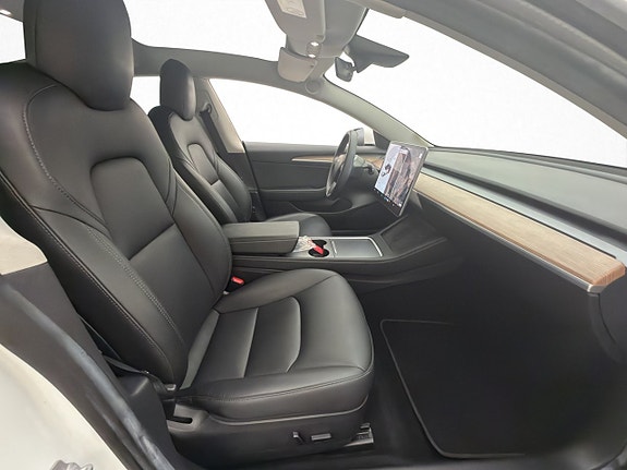 Tesla Model 3 11 of 30
