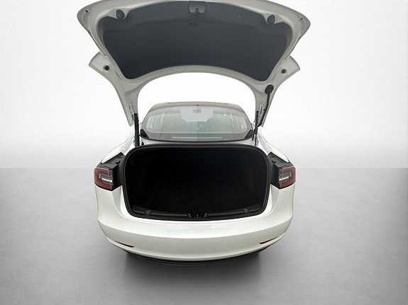 Tesla Model 3 9 of 30