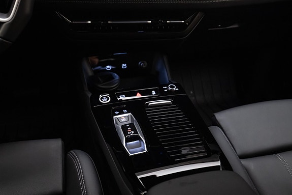 Audi Q6 e-tron 17 of 26