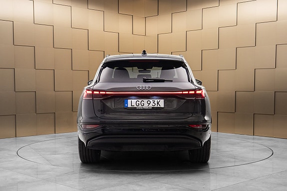 Audi Q6 e-tron 4 of 5