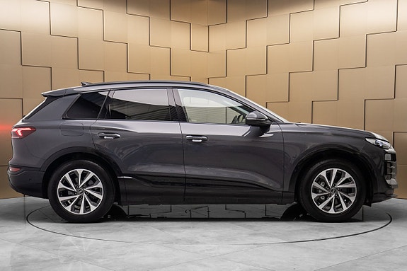 Audi Q6 e-tron 6 of 26