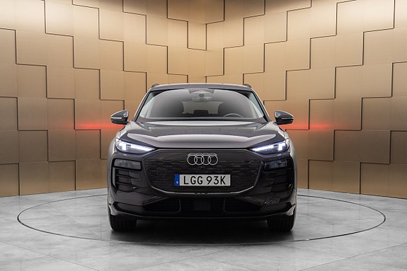 Audi Q6 e-tron 8 of 26