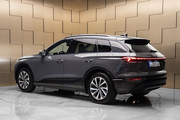 Audi Q6 e-tron 3 of 5