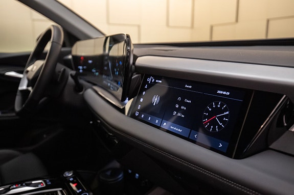 Audi Q6 e-tron 16 of 26