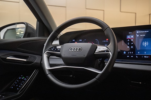 Audi Q6 e-tron 10 of 26