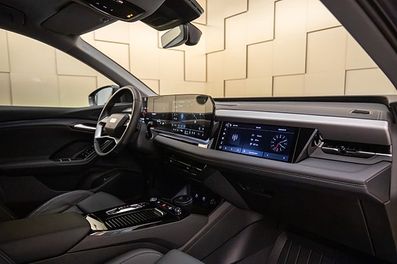 Audi Q6 e-tron 15 of 26
