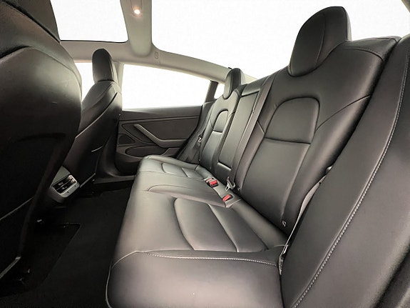 Tesla Model 3 26 of 30