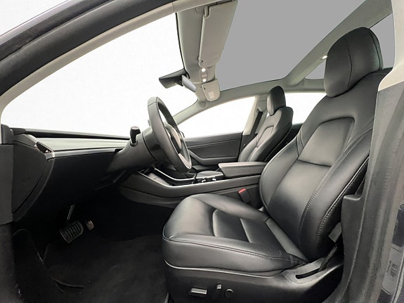 Tesla Model 3 11 of 30