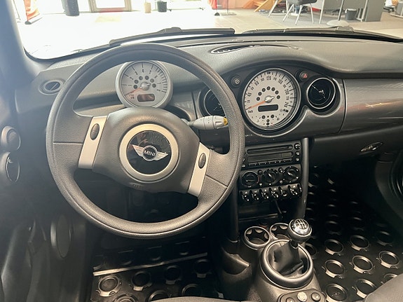 MINI Cooper 5 of 5