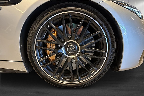 Mercedes-Benz SL63 9 of 23