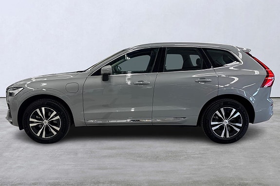 Volvo XC60 2 of 23