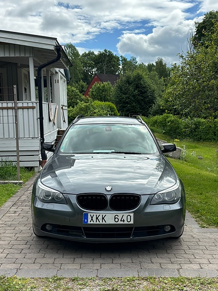 BMW 525d 2 of 12
