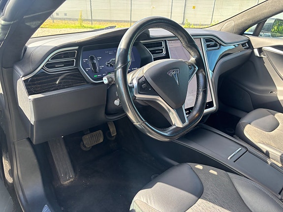Tesla Model S 18 of 27