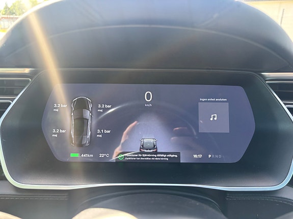 Tesla Model S 13 of 27