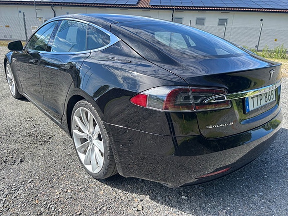 Tesla Model S 7 of 27