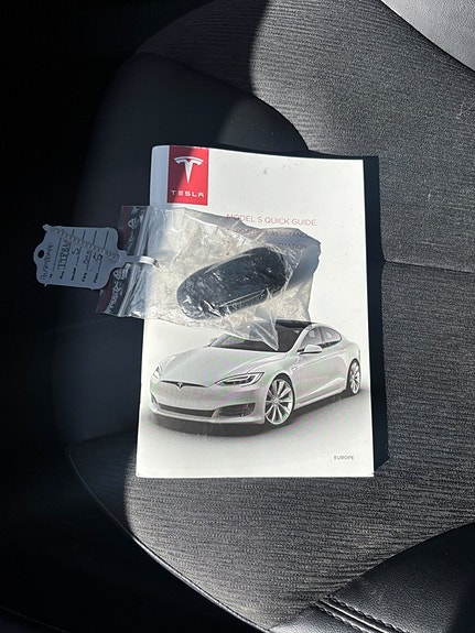 Tesla Model S 24 of 27