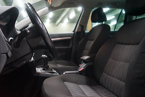 Skoda Octavia 8 of 16