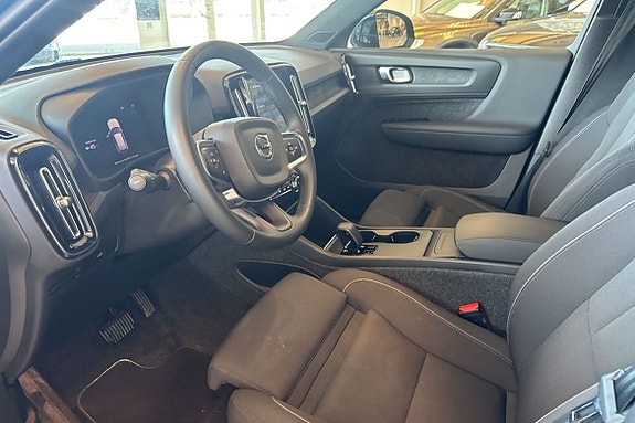 Volvo EX40 4 of 5