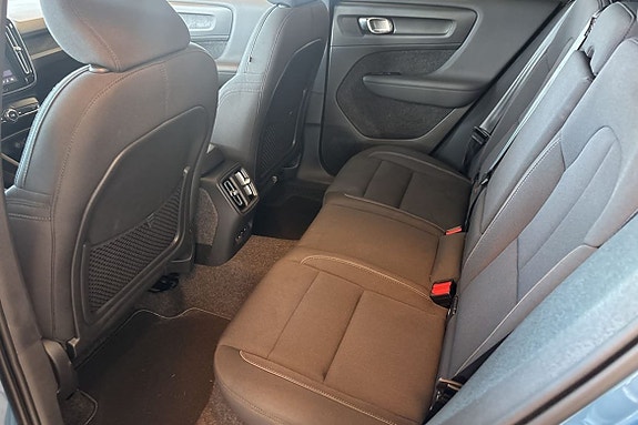 Volvo EX40 8 of 9