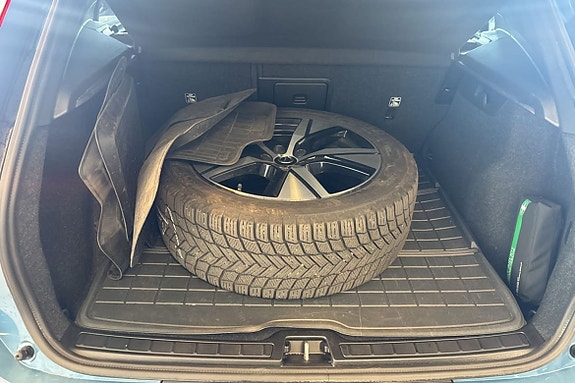 Volvo EX40 7 of 9