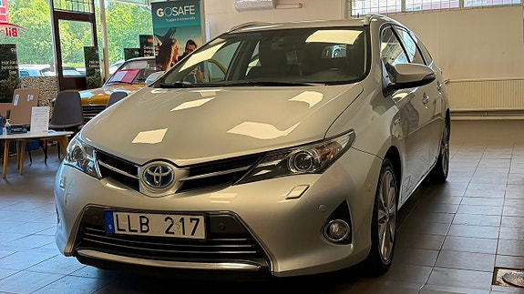 Toyota Auris 3 of 5