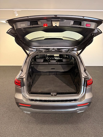 Mercedes-Benz GLB200 d 9 of 19