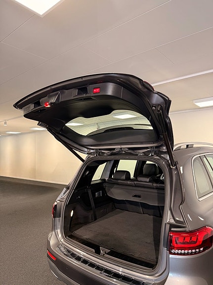 Mercedes-Benz GLB200 d 12 of 19