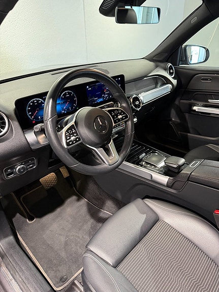 Mercedes-Benz GLB200 d 14 of 19