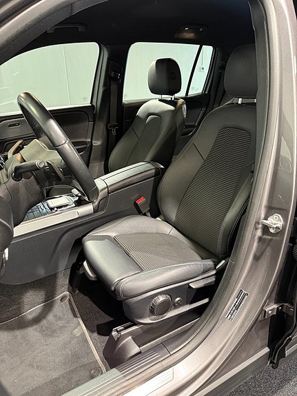 Mercedes-Benz GLB200 d 15 of 19