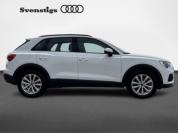 Audi Q3 3 of 5