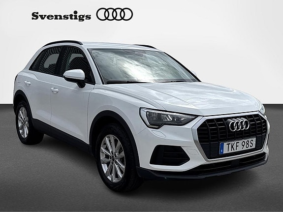 Audi Q3 2 of 5