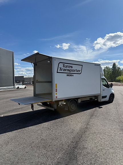Nissan NV400 4 of 5