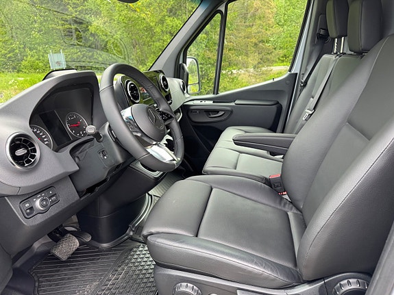 Mercedes-Benz Sprinter 319 9 of 14