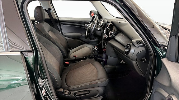 MINI Cooper 3 of 5