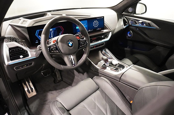 BMW XM 4 of 5