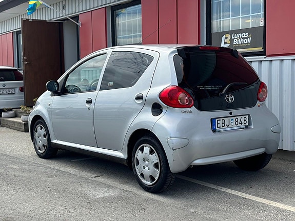 Toyota Aygo 4 of 5