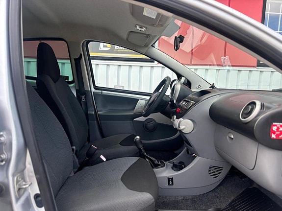 Toyota Aygo 11 of 16
