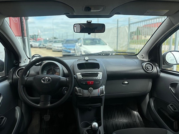 Toyota Aygo 9 of 16