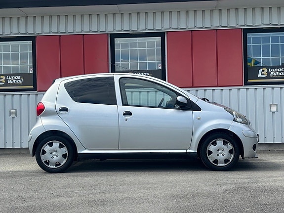 Toyota Aygo 6 of 16