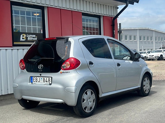 Toyota Aygo 7 of 16