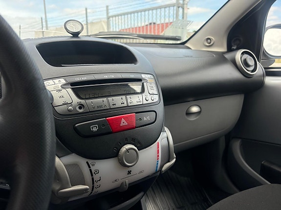 Toyota Aygo 13 of 16