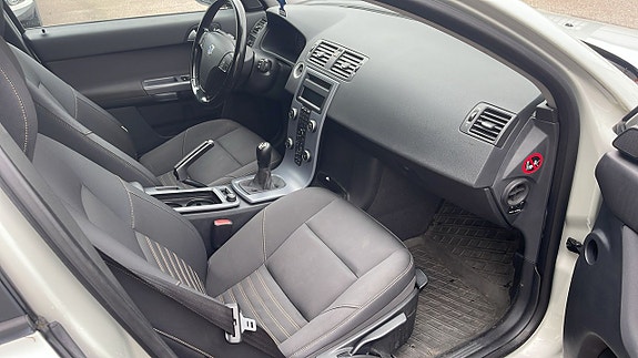 Volvo V50 8 of 10