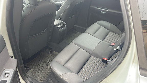 Volvo V50 7 of 10