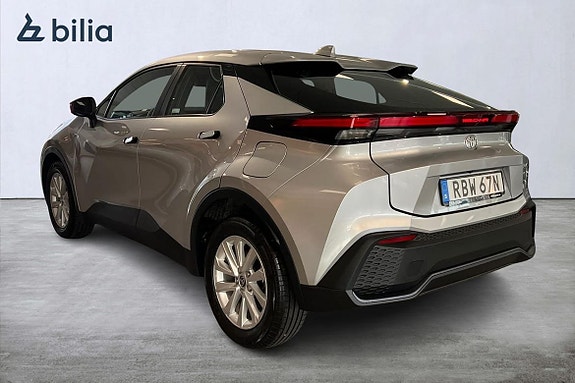 Toyota C-HR 2 of 21