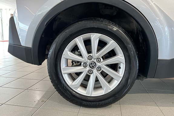 Toyota C-HR 17 of 21